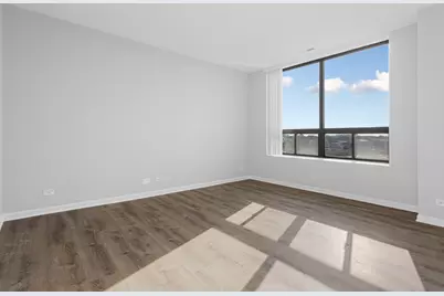 2451 W Howard Street #404, Chicago, IL 60645 - Photo 7