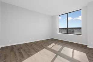 2451 W Howard St, Chicago, IL 60645 - Photo 7