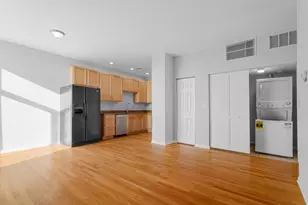 2451 W Howard St, Chicago, IL 60645 - Photo 3