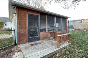 926 N 12th St, Dekalb, IL 60115 - Photo 21