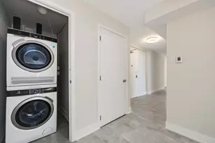 227 E Walton Pl, Chicago, IL 60611 - Photo 13