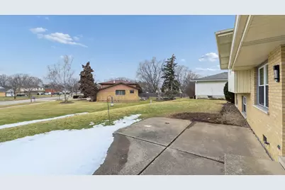 7314 Summit Road, Darien, IL 60561 - Photo 23