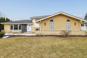 7314 Summit Rd, Darien, IL 60561 - Photo 1