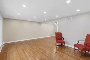 7314 Summit Rd, Darien, IL 60561 - Photo 5