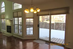 718 Sturnbridge Ln, Schaumburg, IL 60173 - Photo 7