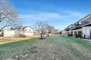 647 Cumberland Trail, Roselle, IL 60172 - Photo 27