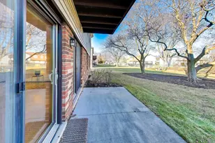 647 Cumberland Trail, Roselle, IL 60172 - Photo 25