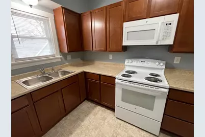 419 1/2 N 6th Street #UPPER, Dekalb, IL 60115 - Photo 7