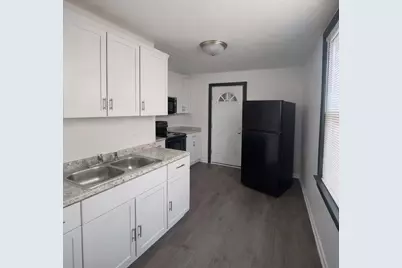 7923 S Clyde Avenue #2, Chicago, IL 60617 - Photo 5