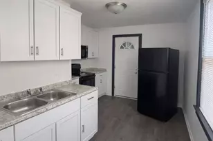 7923 S Clyde Ave, Chicago, IL 60617 - Photo 5