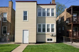 7923 S Clyde Ave, Chicago, IL 60617 - Photo 3