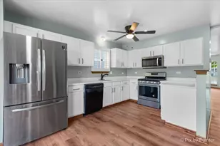 2076 Longwood Ct, Romeoville, IL 60446 - Photo 7