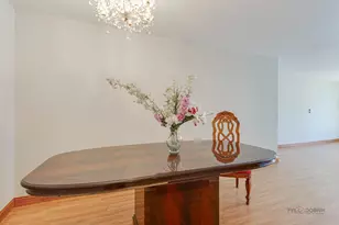 9 Oak Creek Dr, Buffalo Grove, IL 60089 - Photo 11