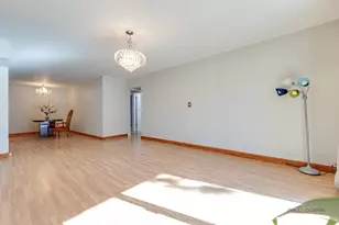 9 Oak Creek Dr, Buffalo Grove, IL 60089 - Photo 3