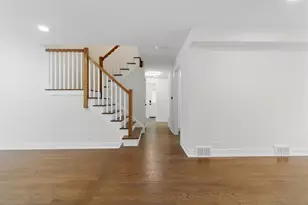 6850 Latrobe Ave, Skokie, IL 60077 - Photo 17