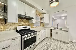 6228 N Artesian Ave, Chicago, IL 60659 - Photo 11