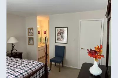 1607 Thames Court #D, Wheaton, IL 60189 - Photo 9