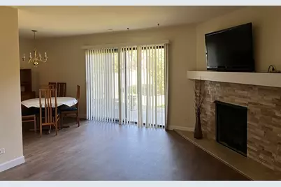 1607 Thames Court #D, Wheaton, IL 60189 - Photo 3