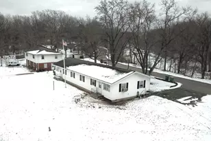 1950 E Old Pine Bluff Rd, Morris, IL 60450 - Photo 3