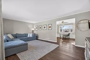 6935 W 115th Pl, Worth, IL 60482 - Photo 3