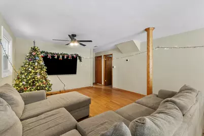 9341 S 82nd Avenue, Hickory Hills, IL 60457 - Photo 3