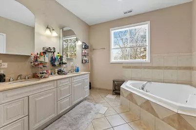 9341 S 82nd Avenue, Hickory Hills, IL 60457 - Photo 11