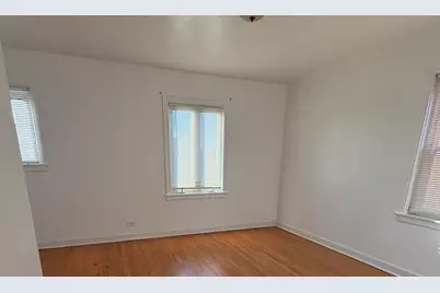 [Address not provided], Chicago, IL 60649 - Photo 9