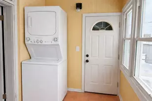 4925 W Henderson St, Chicago, IL 60641 - Photo 9