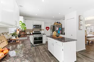 2001 Madison Ave, Gurnee, IL 60031 - Photo 7