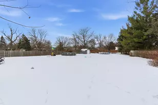 2001 Madison Ave, Gurnee, IL 60031 - Photo 33