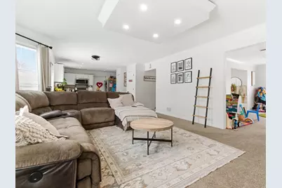 2001 Madison Avenue, Gurnee, IL 60031 - Photo 5