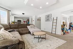 2001 Madison Ave, Gurnee, IL 60031 - Photo 5