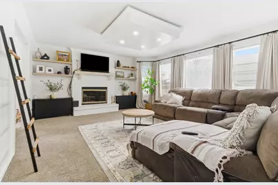 2001 Madison Avenue, Gurnee, IL 60031 - Photo 3