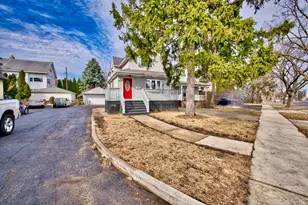 434 N Lagrange Rd, La Grange Park, IL 60526 - Photo 1