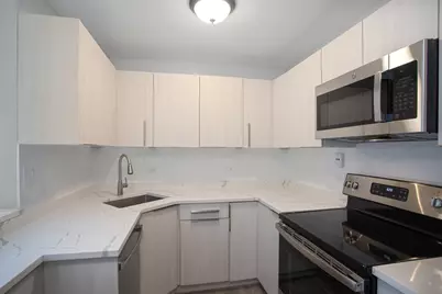 6826 N Ridge Boulevard #406, Chicago, IL 60645 - Photo 5