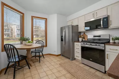 107 E Winchester Road, Libertyville, IL 60048 - Photo 5