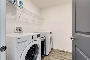 230 Whitney Dr, Elburn, IL 60119 - Photo 15