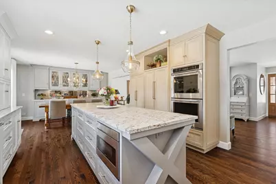 857 S Euclid Avenue, Elmhurst, IL 60126 - Photo 9