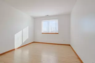 881 N Swift Rd, Addison, IL 60101 - Photo 19