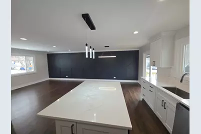 1570 Jefferson Road, Hoffman Estates, IL 60169 - Photo 9