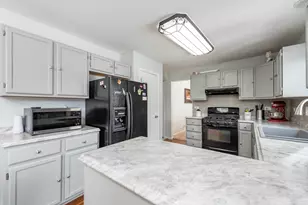 150 Old Darby Ln, Winthrop Harbor, IL 60096 - Photo 19