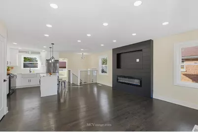 10132 S Turner Avenue, Evergreen Park, IL 60805 - Photo 7