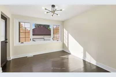 10132 S Turner Avenue, Evergreen Park, IL 60805 - Photo 9