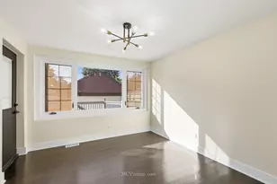 10132 S Turner Ave, Evergreen Park, IL 60805 - Photo 9