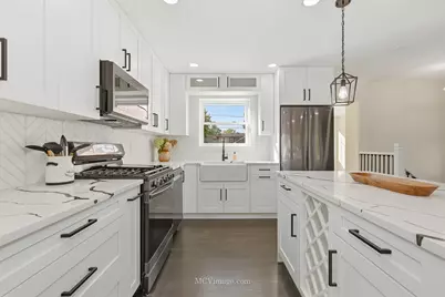 10132 S Turner Avenue, Evergreen Park, IL 60805 - Photo 5