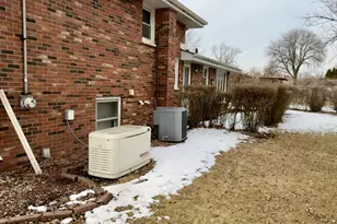 704 Tana Ln, Joliet, IL 60435 - Photo 23