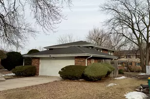 704 Tana Ln, Joliet, IL 60435 - Photo 5