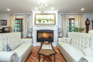 39 Mockingbird Ln, Oak Brook, IL 60523 - Photo 3