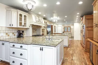 39 Mockingbird Lane, Oak Brook, IL 60523 - Photo 9