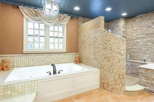 39 Mockingbird Ln, Oak Brook, IL 60523 - Photo 25